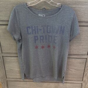 Women’s Gray Chi-Town Pride Tee. Size M.